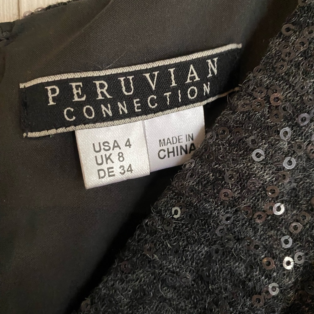 Peruvian Connection gown - Picture 4 of 7